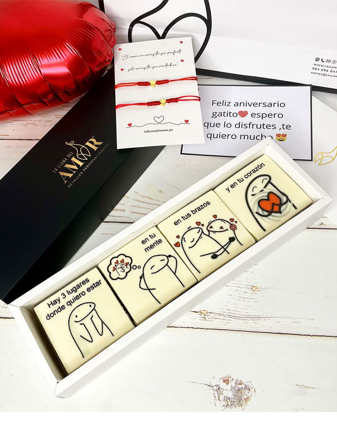 Choco brownie personalizado con pulseras rojas